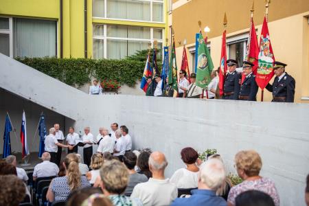OBČINSKO PRIZNANJE ZA DVA DIRIGENTA, HIŠNIKA, MEDICINSKO SESTRO, ZGODOVINARJA IN PEVSKI ZBOR 44